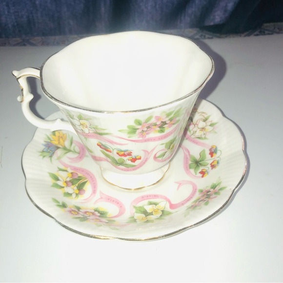 Royal Albert Canada Emblem Teacup - “ Our Emblems Dear” fluted teacup- - Picture 2 of 10